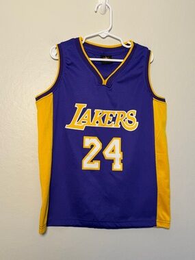 Kids Los Angeles Lakers #24 Kobe Bryant Jersey – Size Medium